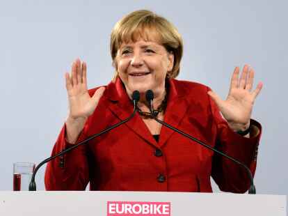 Bundeskanzlerin Angela Merkel (CDU) besucht die  Eröffnung der Fahrrad-Messe „Eurobike“ in Friedrichshafen (Baden-Württemberg).