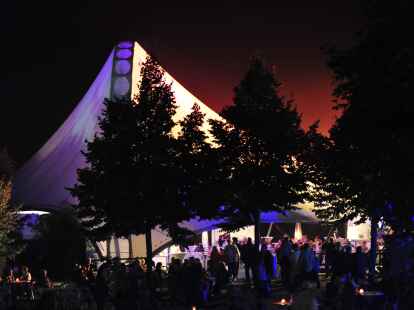 Mystische Nächte im Park der Gärten