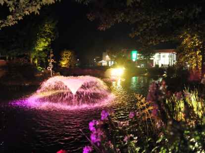 Mystische Nächte im Park der Gärten