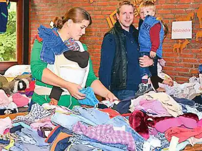 <p>                Flott gefunden statt lang gew&uuml;hlt: Beim Kaufhausflohmarkt sind die angebotenen Waren sortiert.     </p>