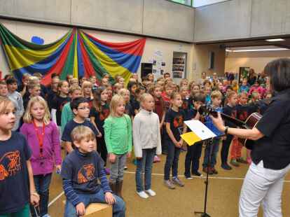 Ehrungen, ein Musical und mehrere Liedbeitr&auml;ge waren die H&ouml;hepunkte beim Herbstsingen der Grundschule D&uuml;rerstra&szlig;e.
