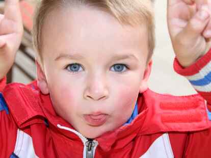 Viel los war wieder beim Hoy-Fest in Hoykenkamp. Dieser Junge hatte seinen Spa&szlig;.