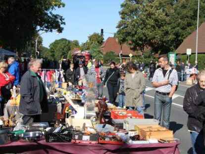Viel los war wieder beim Hoy-Fest in Hoykenkamp. Die Bremer Gospel-Swingers sangen