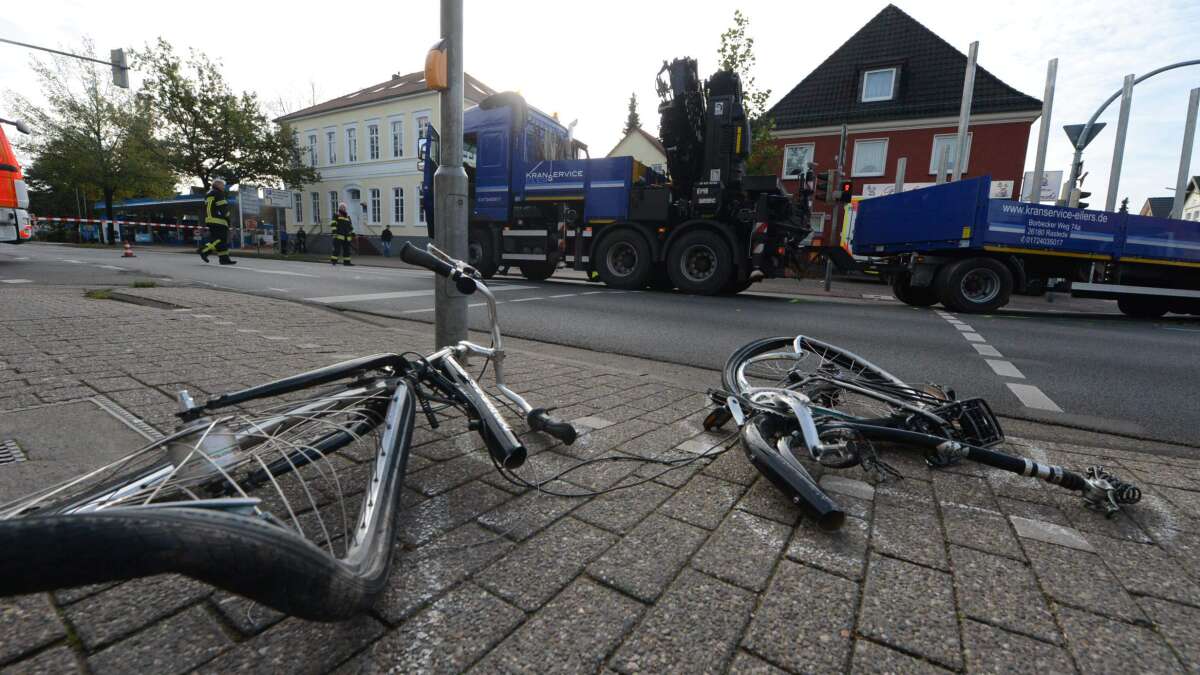 Tödlicher LKW Unfall Mit Fahrradfahrer