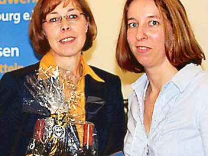 Christine Hamers, UFH-Vorsitzende, dankte  Simone Schrandt-Schl&uuml;ter f&uuml;r ihren Vortrag.