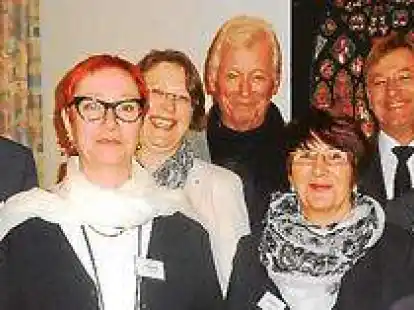 Die gew&auml;hlten Landessynodalen  Helge Treiber, Bertram Althausen, Susanne Bruns, Christiane Geerken-Thomas, Wolfgang K&ouml;ppen, Gisela Hartmann, Dietrich Jaedicke, Waltraud Eichhorn, Ursula Classe, Julianna Gr&auml;tz (v.links, es fehlen Heike Ley und Jasper Frerichs