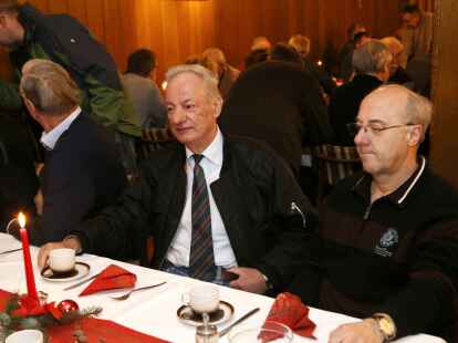 Kameradentreffen der ehemaligen Soldaten und Zivilangestellten des Hubschraubertransportgeschwaders 64 in Ahlhorn im Gasthaus R&ouml;nnau.