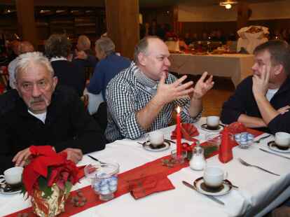 Kameradentreffen der ehemaligen Soldaten und Zivilangestellten des Hubschraubertransportgeschwaders 64 in Ahlhorn im Gasthaus R&ouml;nnau.