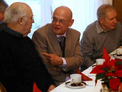 Kameradentreffen der ehemaligen Soldaten und Zivilangestellten des Hubschraubertransportgeschwaders 64 in Ahlhorn im Gasthaus R&ouml;nnau.