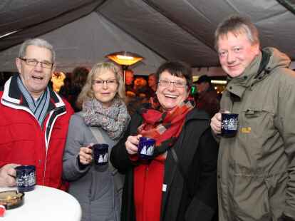 &bdquo;Der Gl&uuml;hwein schmeckt&ldquo;: Viel los war am Wochenende auf dem Weihnachtsmarkt Bookholzberg