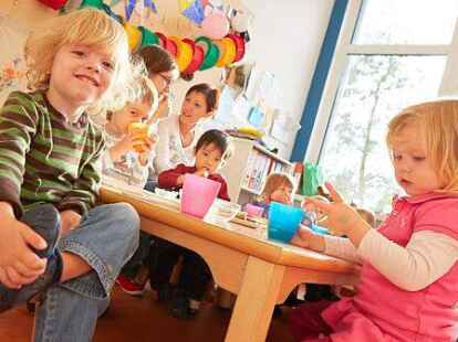 <p>F&uuml;r die Kleinen bedeutet ein Kindergarten-Besuch Spiel, Spa&szlig; und Unterhaltung. Welche Einrichtung die richtige f&uuml;r den Nachwuchs ist, m&uuml;ssen die Eltern entscheiden.  </p>