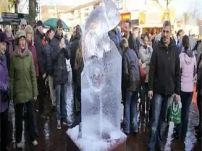 Das Eis auf den Stra&szlig;en schmilzt derzeit schon ganz von selbst. Anlass genug zu zeigen, wie sch&ouml;n Eis sein kann, wenn es einem nicht gerade den Weg zur Arbeit erschwert.