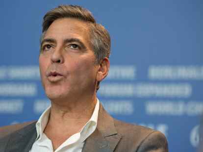 Eine Pressekonferenz geh&ouml;rt f&uuml;r Clooney zum Pflichtprogramm. Aber er wird sich doch wohl nicht ...