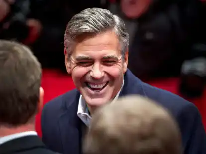 Da lacht er: George Clooney  auf der Berlinale zur Premiere von &bdquo;The Monuments Men