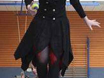 Nicht das Gleichgewicht verlieren: Beim Sportfest an der KGS mussten sich die Sch&uuml;ler auch im Eierlaufen versuchen.