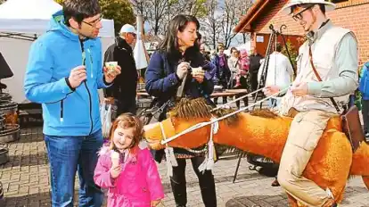 Impressionen einer gelungenen Landpartie: Dinosaurier als Kinderspa&szlig;; witzige Deko-Ideen f&uuml;r den Garten.
