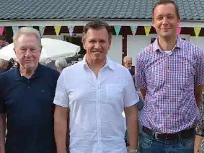 In Feierlaune (von links): Hartmut von Bronk, Anton L&uuml;hrs, Marcus Wolf, Christian Seidl und Elke Szepanski