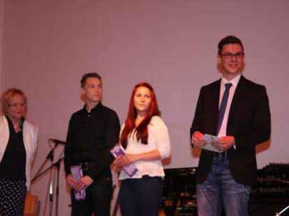 Zeugnis&uuml;bergabe