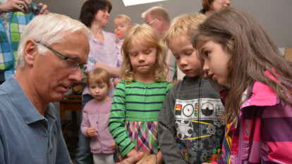In der Heimatstube gab es f&uuml;r die Jona-Kinder viel zu entdecken.