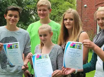 Josse Amanieu, Max Busalski, Joana Sannemann, Neele Kujath und Friederike R&ouml;ben (von links) laden zum Gemeindefest nach Dykhausen ein.