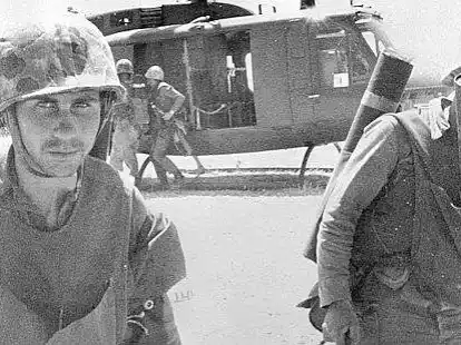 Invasion aus der Luft: Am  20 Juli 1974 landen t&uuml;rkische Soldaten in Hubschraubern im Norden der Insel. Seitdem ist die Mittelmeerinsel in ein t&uuml;rkisches und ein griechisches Gebiet unterteilt. Der t&uuml;rkische Bereich wird ausschlie&szlig;lich von der T&uuml;rkei anerkannt.