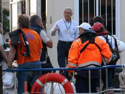 Die Ingenieure sind optimistisch, dass die &bdquo;Costa Concordia&ldquo; den Zielhafen Genua sicher  erreicht. Dort wird es verschrottet.