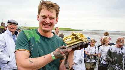 Deutscher Meister im  Schlickrutschen ist Daniel Tapken aus Dangast.
