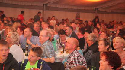 Annika Kipp und Marlene Lufen moderierten die 