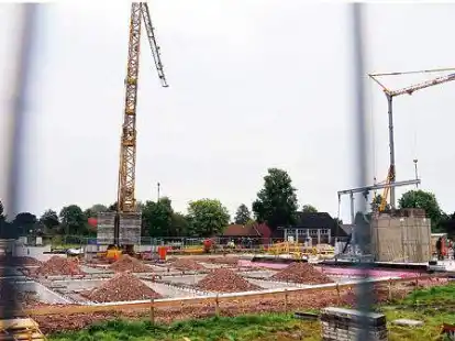 Die Bauarbeiten an der neuen Seniorenwohnanlage der Gruppe &bdquo;Pflegebutler&ldquo; in Hohenkirchen kommen gut voran. Das Fundament steht.