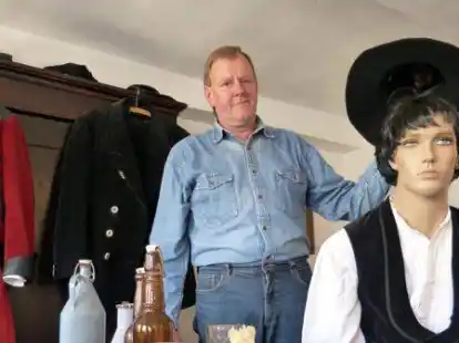 Museumsmitarbeiter und &bdquo;Herbergsvater&ldquo; Carsten Paul im Herbergsmuseum Blankenburg im Harz. Es ist die nach eigenen Angaben einzige historische Gesellenherberge Deutschlands mit musealem Hintergrund. In den R&auml;umlichkeiten des Hauses, das aus dem Jahr 1684 stammt, erfahren Besucher alles &uuml;ber die Tradition der Walz, zu der es Handwerkergesellen seit vielen Hundert Jahren in die Welt hinaus zieht.