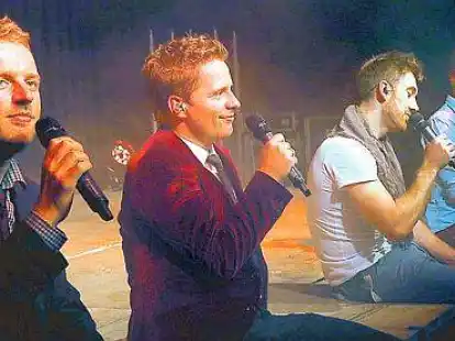 Die S&auml;nger der Gruppe F&uuml;nf vor der Ehe   boten dem Publikum in der Jahnhalle allerbeste Unterhaltung.