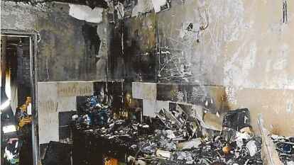 Ein Feuer hatte im Juni 2013 das D&ouml;rpshus weitestgehend  zerst&ouml;rt.