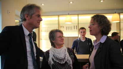 Bei einem Brand im Juni 2013 war das Gemeinschaftshaus der Ihauser Bev&ouml;lkerung weitestgehend zerst&ouml;rt worden. Mit den Geldern der Versicherung gelang es bei gro&szlig;em ehrenamtlichen Engagement und durch Unterst&uuml;tzung von Fachfirmen, das Geb&auml;ude wieder herzurichten. Zu den Ehreng&auml;sten der Einweihungsfeier z&auml;hlten unter anderem B&uuml;rgermeister Klaus Gro&szlig; und Pastorin Dr. Daniela K&ouml;ppler.