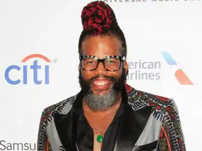 US-Musiker Casey Benjamin mit einer etwas fragw&uuml;rdigen Frisur.