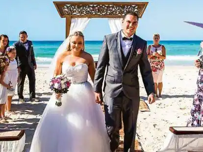 Traumhochzeit am Strand: Eti und Alina Streeter leben mit ihrem Sohn Maximillian in Australien.