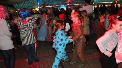 Kinderfasching im Festzelt an der Raiffeisenstra&szlig;e