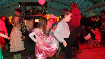 Kinderfasching im Festzelt an der Raiffeisenstra&szlig;e