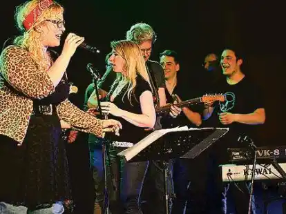 <p>Beste Musik f&uuml;r Afrika &ndash; hier mit (v.li.)  Boy Petersen, Marie Zielinski, Jutta G&uuml;rtler, Michael Sievert, Jente Tabeling, Jonathan Seidel und  Josef Kempen</p>