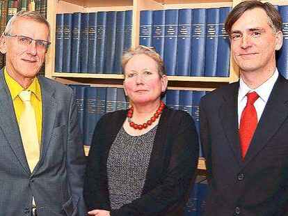 Stellten die Statistik f&uuml;r 2014 vor (von links): Der leitende Oberstaatsanwalt Roland Herrmann, Oberstaatsanw&auml;ltin und Leiterin der Zentralstelle f&uuml;r Landwirtschaftsstrafsachen Susanne B&ouml;hm und Oberstaatsanwalt  Martin Binns