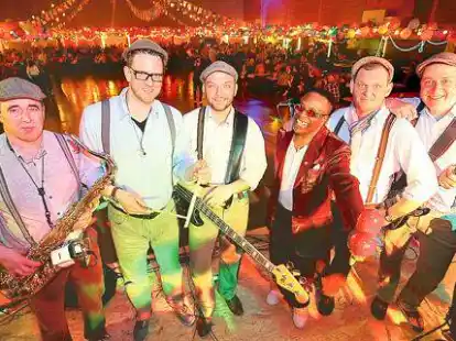 Sorgte  mit ihrer Live-Musik f&uuml;r ausgelassene Stimmung: die sechsk&ouml;pfige Oldenburger   Band &bdquo;The Tramps&ldquo;