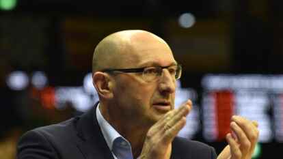 Immer weiter, immer weiter: Oldenburgs Trainer Mladen Drijencic feuert seine Mannschaft an.