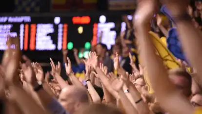 Alle Hände hoch - gemeinsam wurden die Baskets zum Pokalsieg geführt.