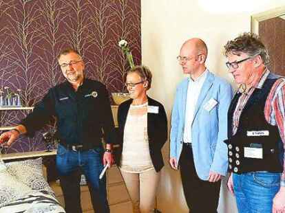 Franz Reisch und seine G&auml;ste Meike Austermann-Frenz, Klaus Krancke und Benno Tamsen.