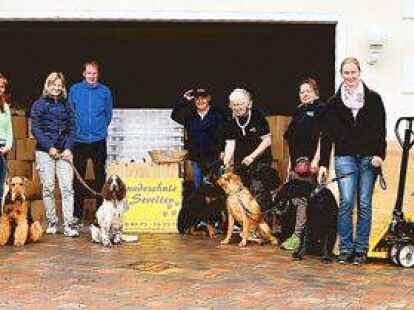 Die Hundefreunde aus Cloppenburg und Umgebung sammeln f&uuml;r die ukrainische Tierschutzorganisation &bdquo;For Life&ldquo;. 1,7 Tonnen Futter haben sie bereits erhalten. Nun hoffen sie auf weitere Spenden, gern auch gebrauchte Sachen.