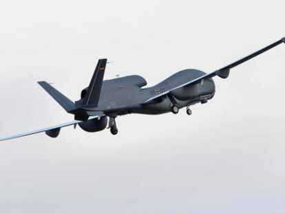 Eher seltener Anblick: die Drohne in der Luft unterwegs