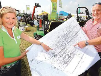 <p>Hatten  auch beim Aufbau alles im Griff: Ute Th&uuml;mler (links) und Helmut Urban (rechts) organisieren die Agrar- und Freizeitmesse Landtage Nord bereits zum 12. Mal.</p>