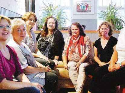 Sandes Tagesm&uuml;tter: Nina Buss, Gudrun Stromberg, Koordinatorin Angela Hoffbauer, Kirstin Schulze, Marie Luise Wilbers, Daniela Frerich und Roswitha Koik. (von links).
