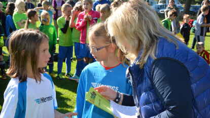 Elf Mannschaften aus sechs Grundschulen gingen bei dem Wettkampf auf Torejagd.