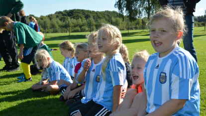Elf Mannschaften aus sechs Grundschulen gingen bei dem Wettkampf auf Torejagd.