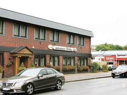Verkauft: Das Gasthaus Wolters am Huntetor schlie&szlig;t zum Jahresende und wird 2016 abgerissen. Auf der Fl&auml;che will der benachbarte Verbrauchermarkt Rewe neu bauen.